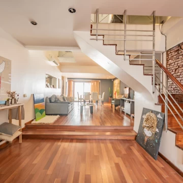 Casa con jardin, pileta y parrilla en Villa Luro
