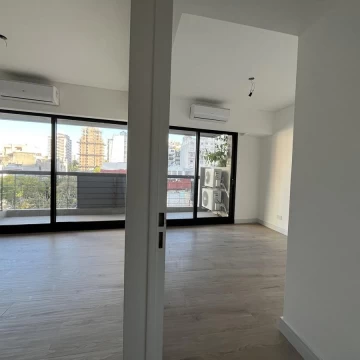 Departamento de 2 ambientes en Almagro con balcón terraza