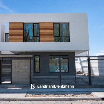 Dúplex 3 dormitorios en venta en Confluencia Rural