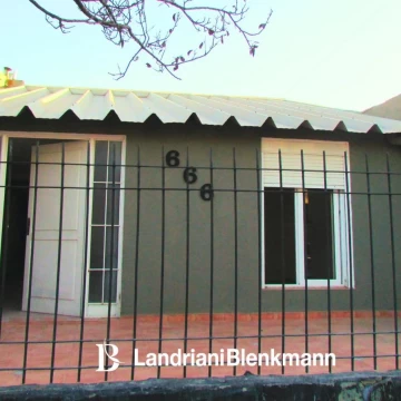 Casa con departamento independiente en Catriel