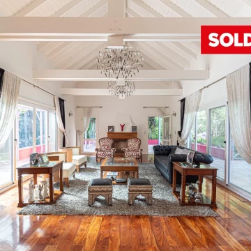 Casa en Venta al Lago | 3800 m² de Lote   4 Suites