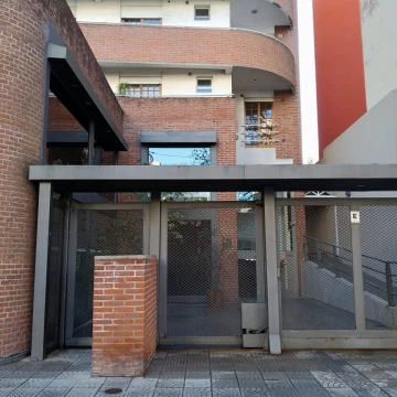 Cochera cubierta en alquiler zona tribunales
