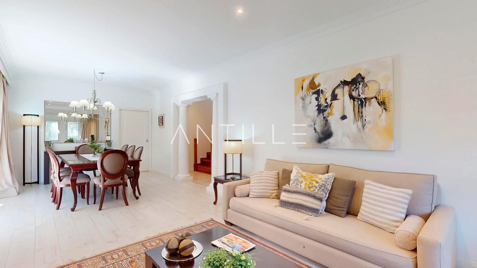 LIVING 2 CASA EN VENTA  EN ABRIL CLUB DE CAMPO, HUDSON