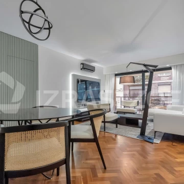 Departamento en venta en Recoleta. Dos suites y balcón. Reciclado