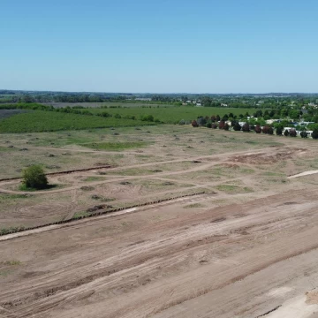 NUEVO BARRIO PILAR CHICO - LOTES EN POZO