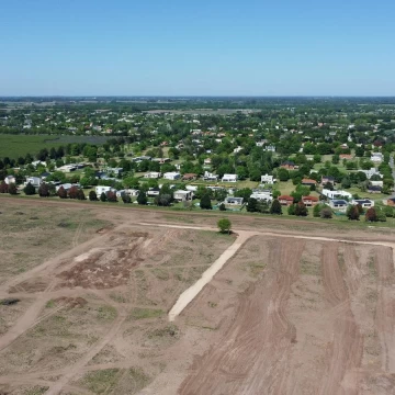 NUEVO BARRIO PILAR CHICO - LOTES EN POZO
