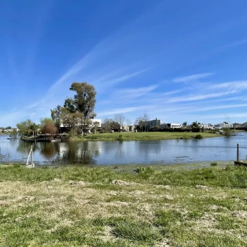 Lote a la laguna en San Matias en Venta - Oeste