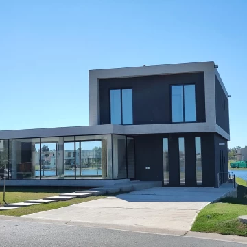Casa a la Laguna en Santa Ana Villanueva