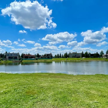 Terreno Lote en venta a la laguna en Naudir Aguas Privadas