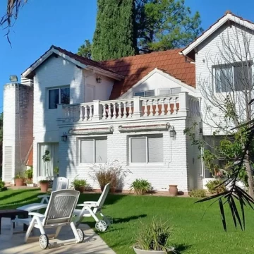 APTO CREDITO!! Casa en Country Club Privado Loma Verde - Escobar