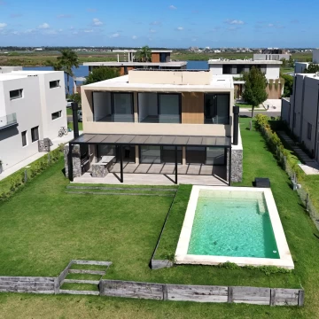 Casa en Venta - 7 AMB en Virazón, Nordelta