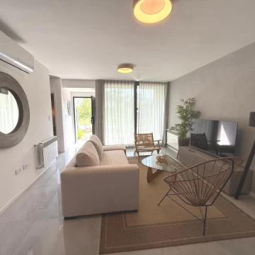Casa en Venta - 4 AMB en SUNNY TIGRE