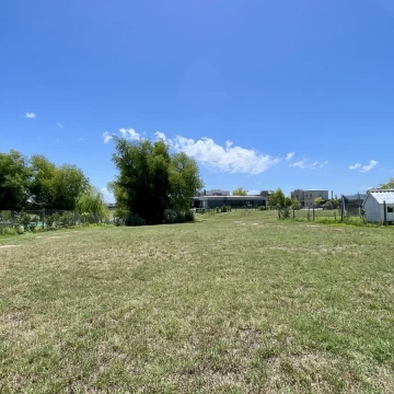 LOTE EN BARRIO GOLF DE EL CANTON ESCOBAR - AL GOLF