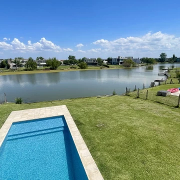 Casa en Canton a la Laguna en Venta - Con Piscina 