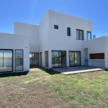 Casa a la laguna en San Sebastian en Venta - Area 7