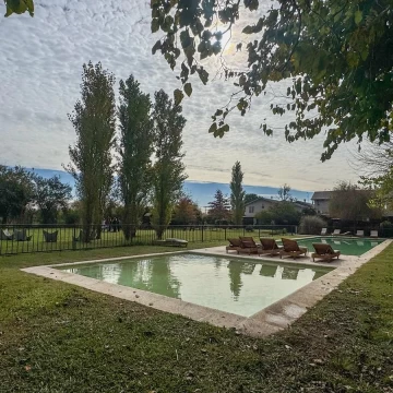Casa en venta tipo dúplex 3 ambientes con jardín 
