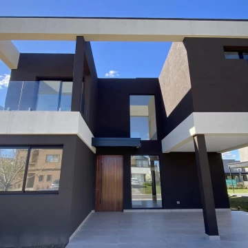 CASA EN PUERTOS DEL LAGO - 5 AMBIENTES - ESTRENAR