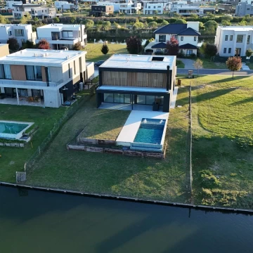 Casa en Venta en Barrio Costas, Puertos, Escobar.