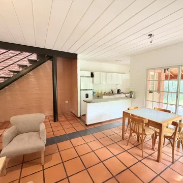 VENTA Casa 4 amb con jardin en Pilar