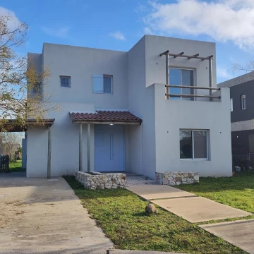 Casa en Venta a estrenar en Araucarias Puertos del Lago 