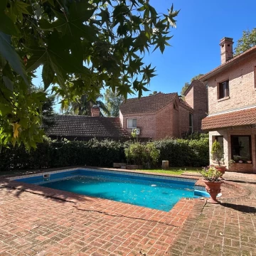 CASA EN VENTA EN BARRIO CERRADO LOS LAURELES 