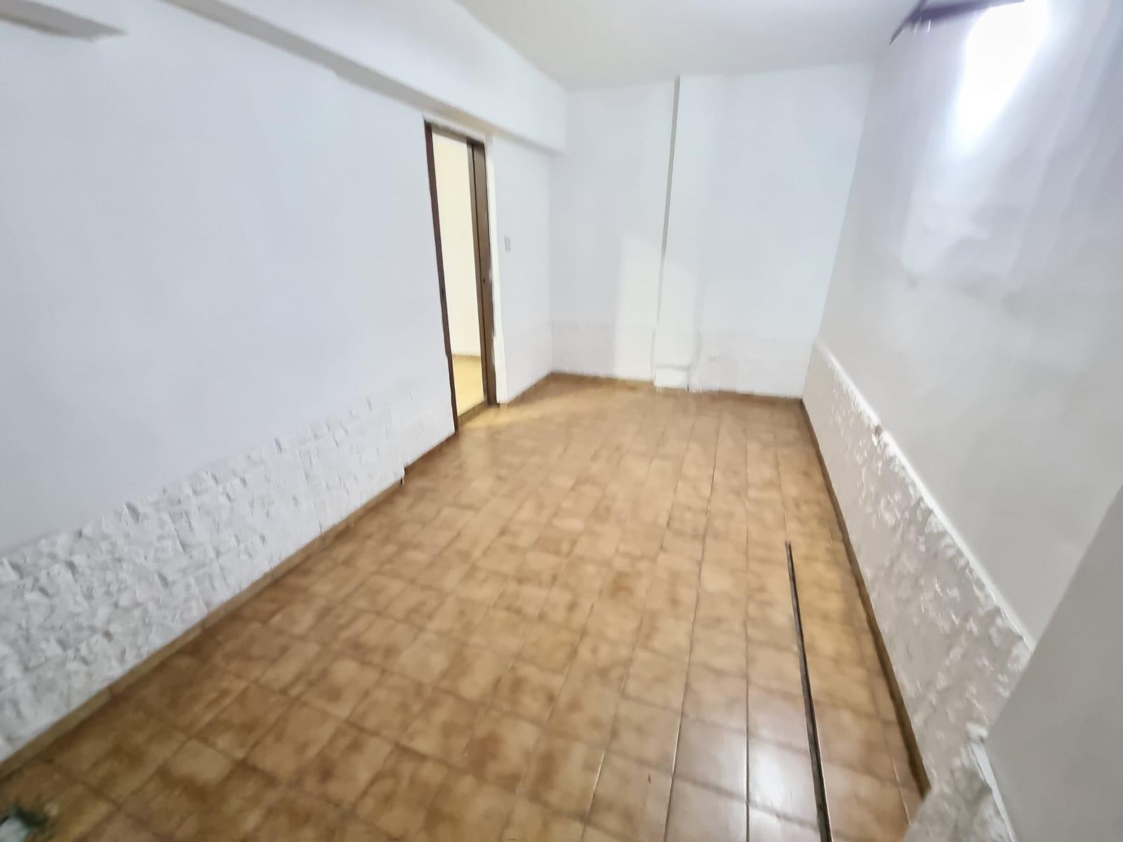 cochera con puerta a cocina