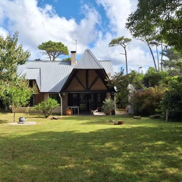 Alquiler Anual Casa 4 Dormitorios Playa Mansa, Punta del Este, A pasos del mar