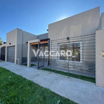 Casa en venta 3 ambientes en Ituzaingó.