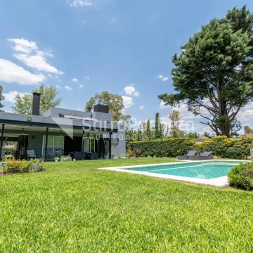 Venta Casa 4 amb en Barrio Privado Casco de Alvarez.