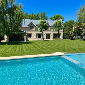 Venta Casa 5 Ambientes con Dependencia en Carmel Country Club Pilar