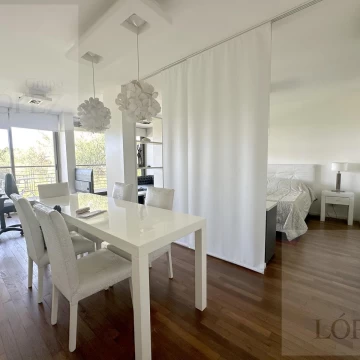 Alquiler temporario departamento 2 ambientes.En Arboris San Isidro, cochera cubierta y Con amenities