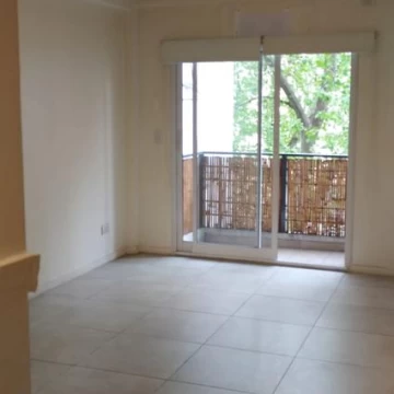 Alquiler monoambiente con patio y balcón apto profesional