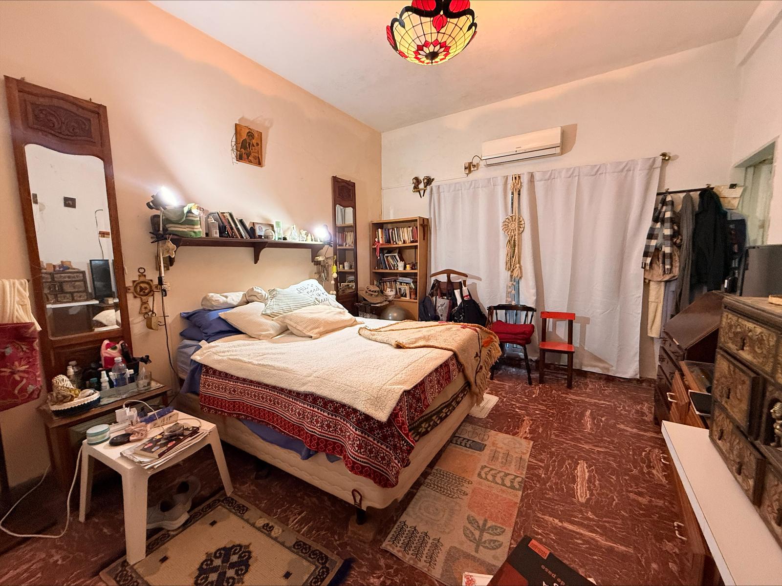 VENTA. CASA EN DOS PLANTAS. La Lucila. 7 AMBIENTES.PERMUTA - 4