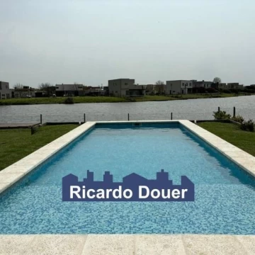 Casa  en Alquiler anual amoblada con salida a la laguna en El Cantón-Escobar