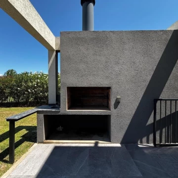 1782502700.jpg