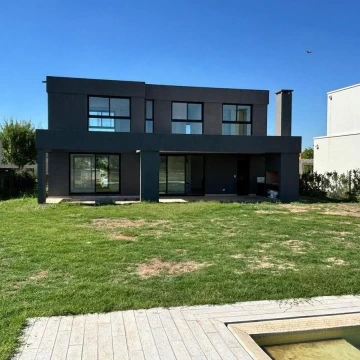 1782502805.jpg