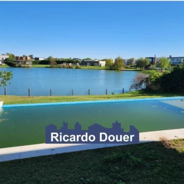 Casa  en Venta a la laguna en El Cantón, Escobar, G.B.A. Zona Norte