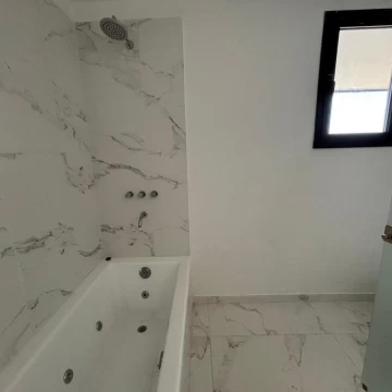 1782503030.jpg