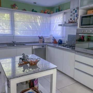 1782503061.jpg
