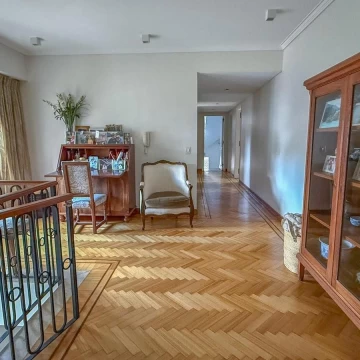 1782503300.jpg