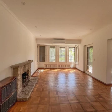 1782503860.jpg