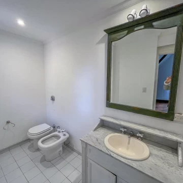 1782503866.jpg