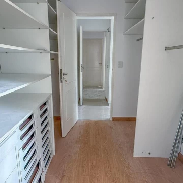 1782504200.jpg