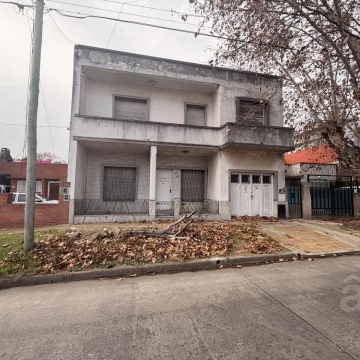Casa en Venta en Jose León Suarez - 4 Ambientes