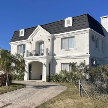VENTA CASA ESTILO FRANCÉS - MASCHWITZ - B° M. BELGRANO