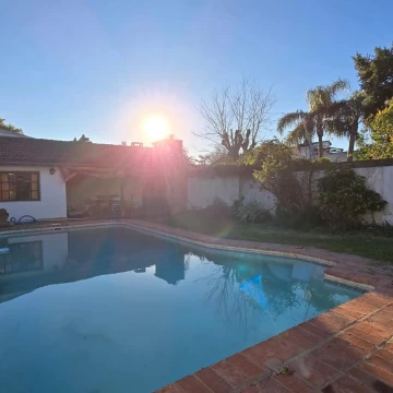Casa cuatro dormitorios venta parque Ituzaingo norte credito