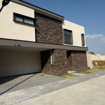 Casa para estrenar en Maritage Residencial Metepec 