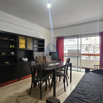 Venta - Departamento dos ambientes con balcón y patio interno - Lamadrid 2271