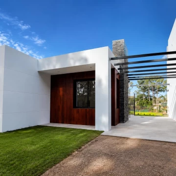 Venta Casa 3 Dormitorios A estrenar Parque Burnett, Pinares Punta del Este