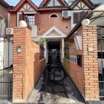 Venta PH tipo dúplex 3 ambientes con patio en Ramos Mejía.